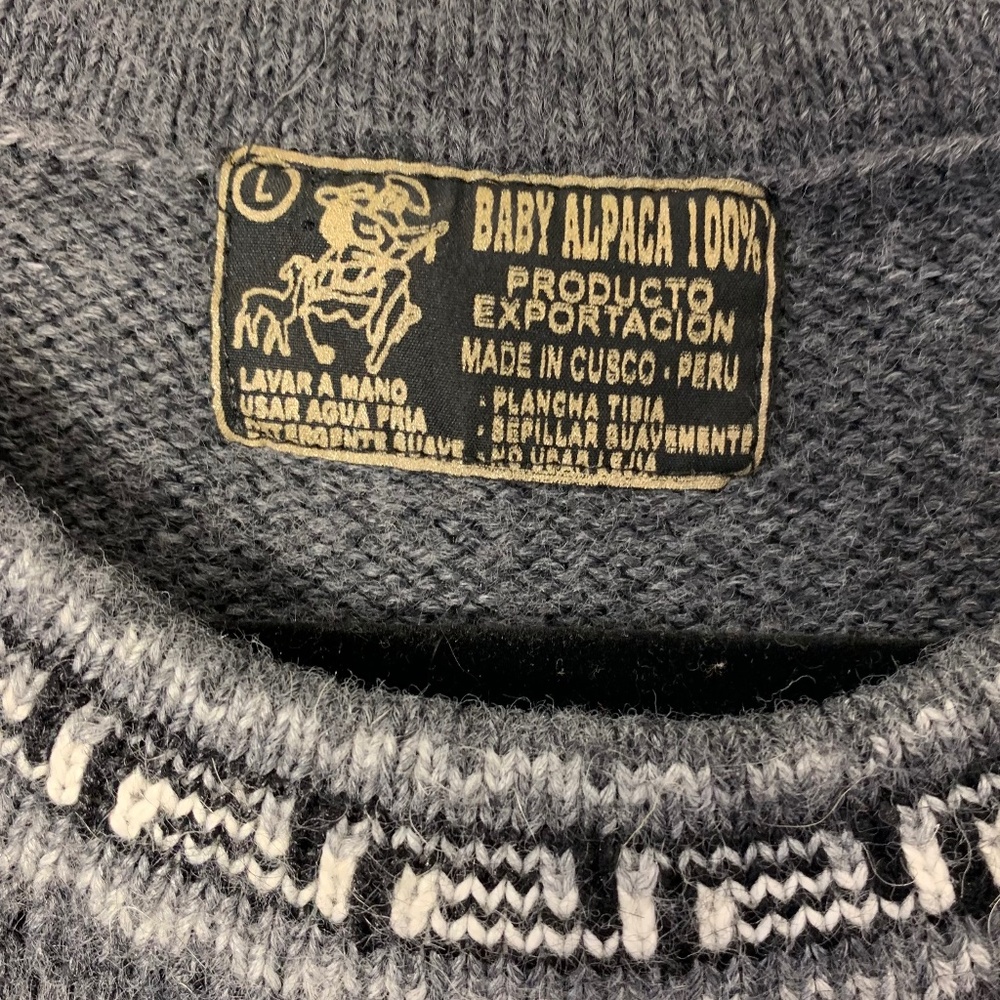 100% Baby Alpaca Sweater (L) | Made in Peru | Ultra-Soft Grey Knit Comfy - Picture 3 of 7